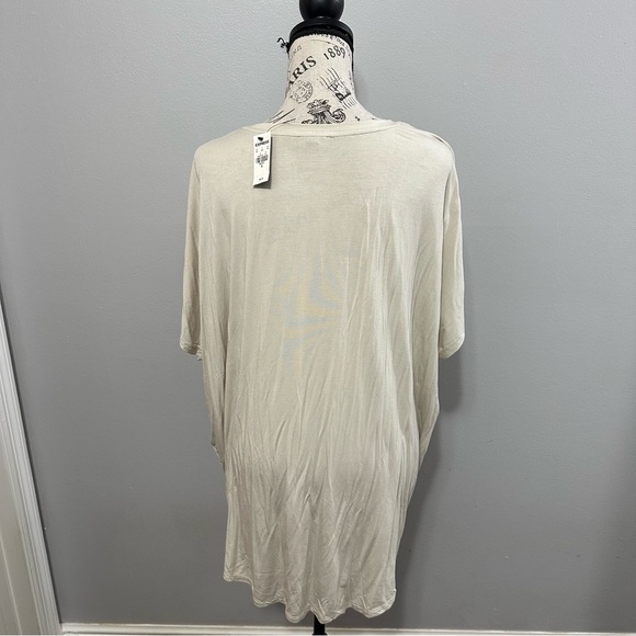 Express Beige Relaxed V-Neck London Tee Size XL - Picture 8 of 10